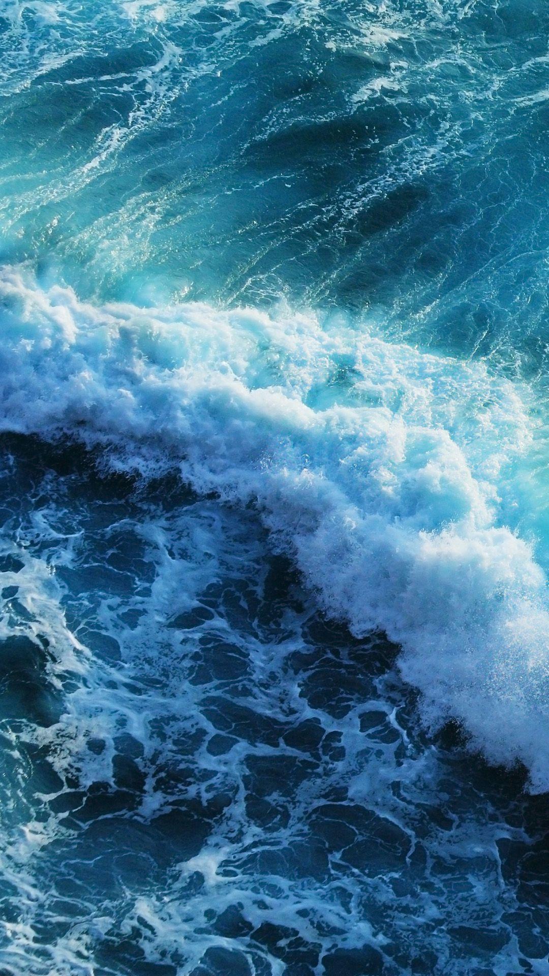 Hãy cập nhật cho mình một hình nền sóng biển đẹp mắt trên iPhone để tận hưởng cảm giác bình yên và sự kỳ diệu của đại dương. Hình ảnh chất lượng cao sẽ đem lại trải nghiệm tuyệt vời khi sử dụng điện thoại của bạn. Đừng để bất kỳ ai chê bai vẻ đẹp của màn hình chính của bạn nữa!